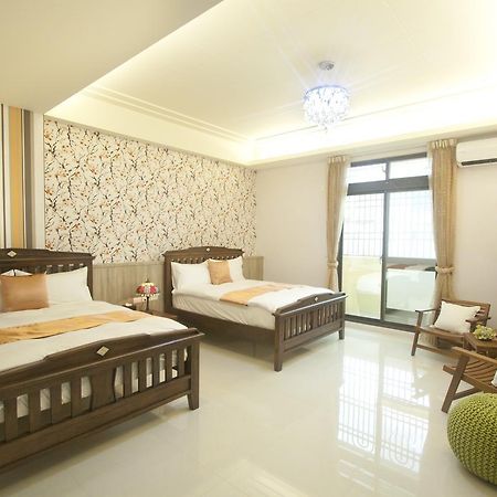 Mrs. Zhuang Homestay Città di Hualien Esterno foto