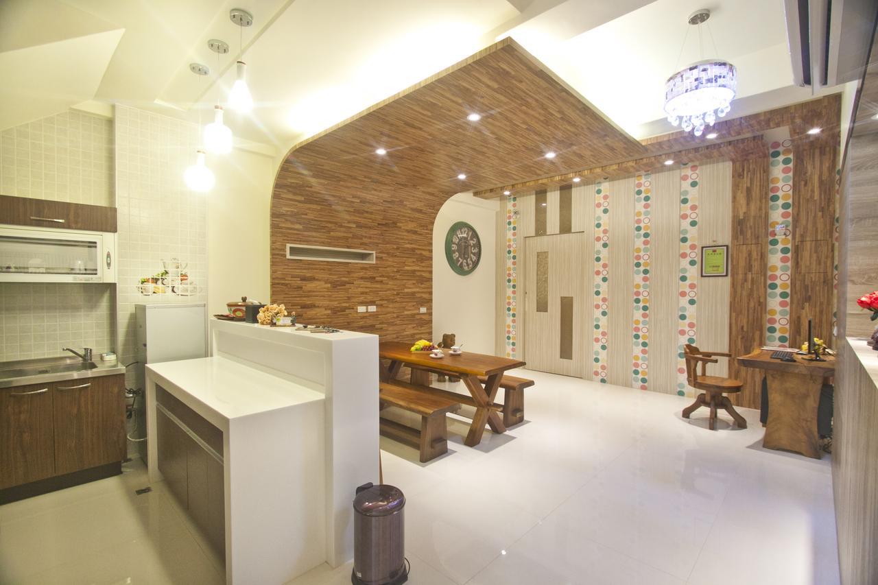 Mrs. Zhuang Homestay Città di Hualien Esterno foto